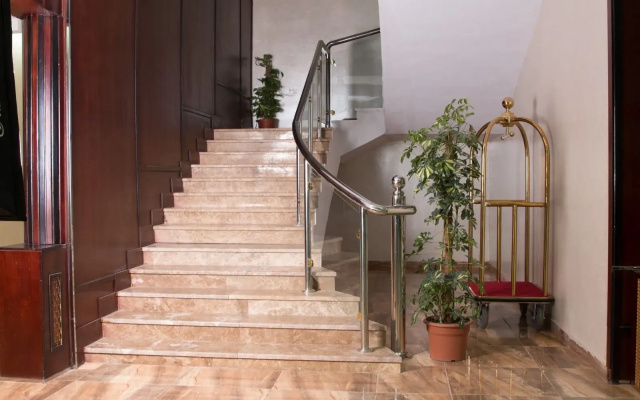 Pearl Palace Hotel Suites