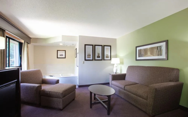 AmericInn Lodge & Suites Hampton