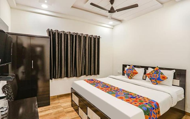 Fabhotel Royal Stay