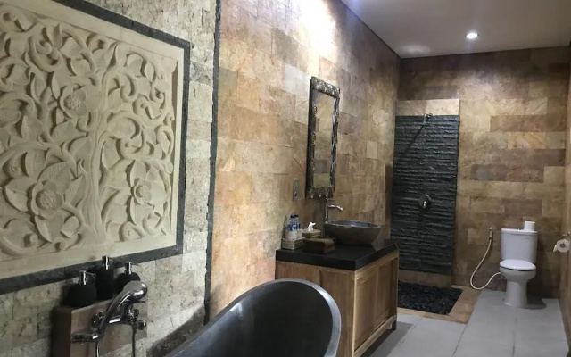 Ubud Paras Villa