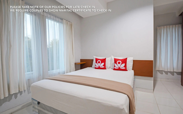 ZEN Rooms Puri Indah Syariah