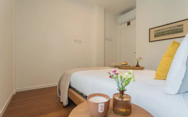 Como Volta Square With Terrace by Rent all Como