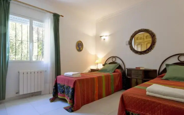 Villa Dolphin