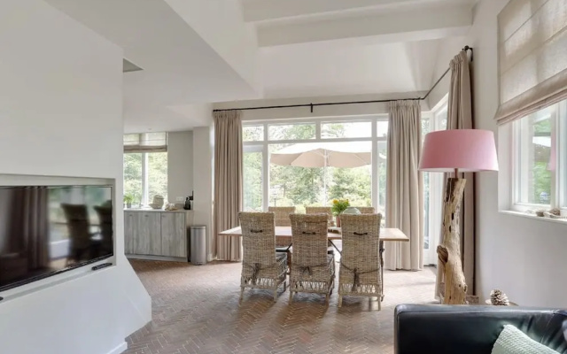 Holiday Home With a Terrace at Bedafse Bergen