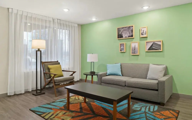 Woodspring Suites East Lansing - University Area