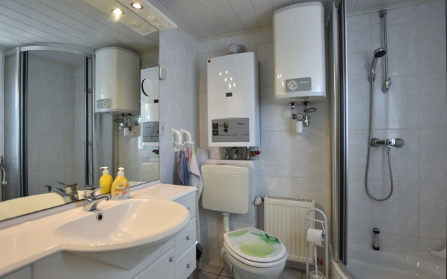 Lovely Bungalow in Hohenkirchen Germany by the Sea