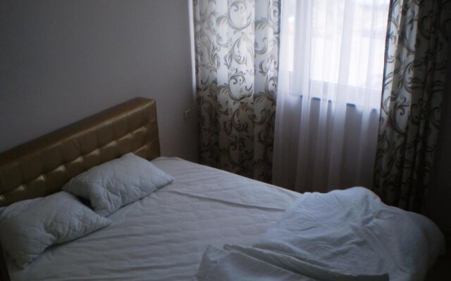 Отель Lev ApartHotel Равда комната для гостей