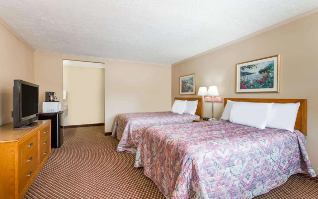 Travelodge by Wyndham Ridgeway Martinsville Area