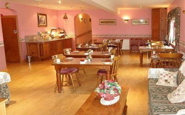 Hillview Lodge