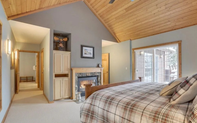 Lazy Bear Lodge