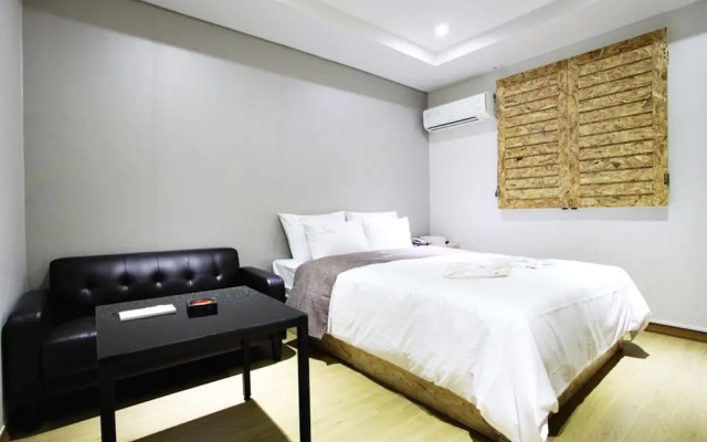 ORAGO Stay Hotel