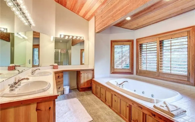 Double Eagle Penthouse 7 Bedroom Condo