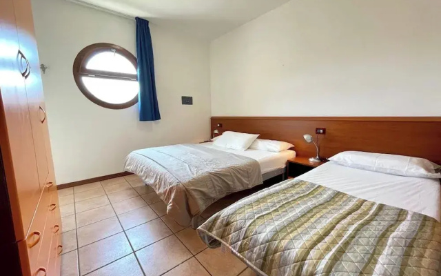 Cozy Apartment With Shared Pool