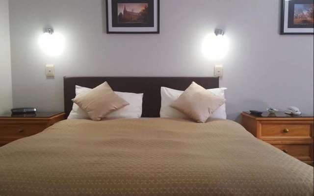 Sandstock Motor Inn