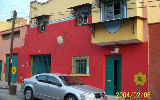 Отель Casa de las Flores вид на фасад