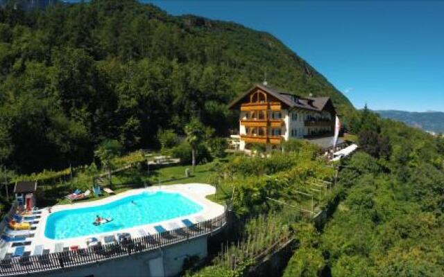 Hotel Tannhof Кальдаро-сулла-Страда-дель-Вино вид на фасад