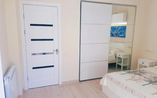 J.R Apartment in the sea