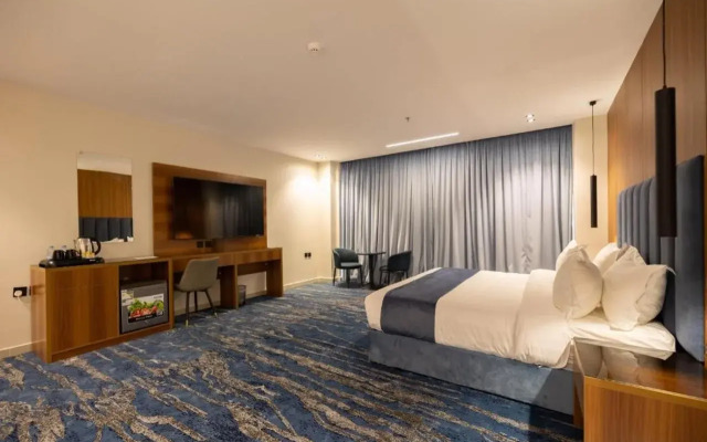 Blue Breeze Hotel