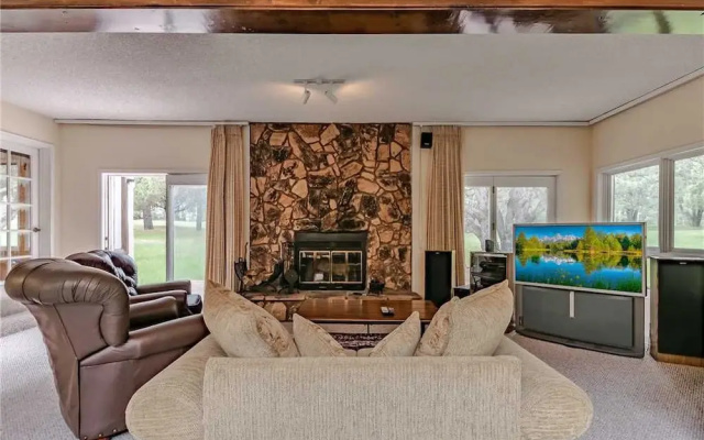 High Mesa Escape - Three Bedroom Cabin