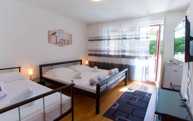 Apartments and Rooms Hope