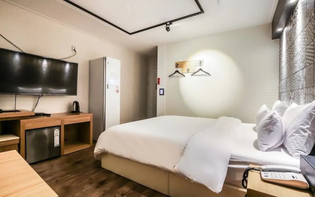 Daejeon Yuseong Nine Hotel