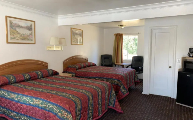 Lark Motel