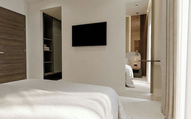Nesean Plaza Hotel