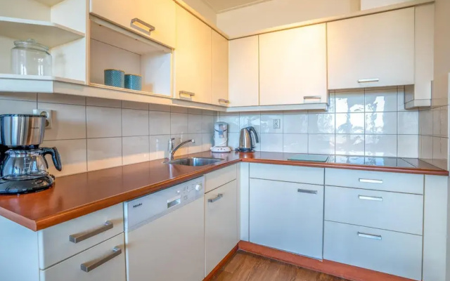 2 Person Apartment With Island View