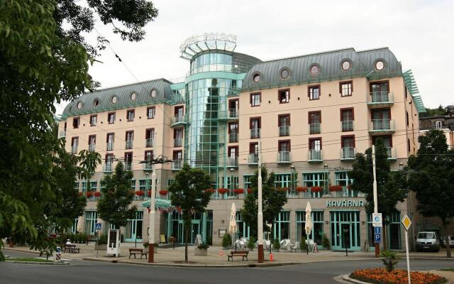 Hotel Cristal Palace вид на фасад