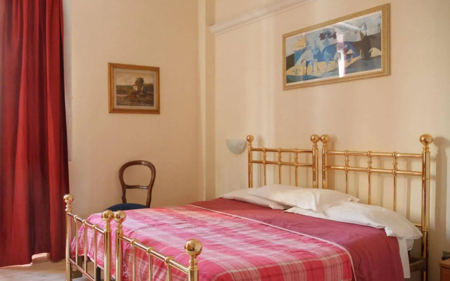 Flom Boutique Hotel