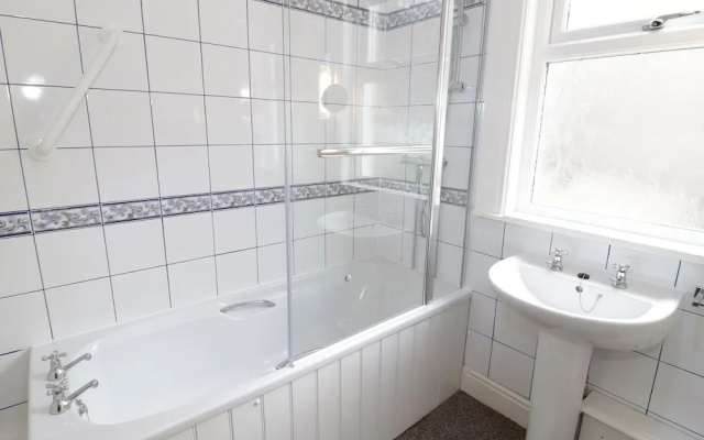Garth House Apartment 2