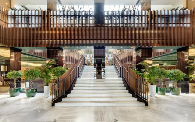 Отель Melia Milano