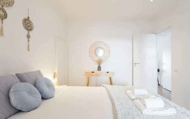 Rato Cozy 3BR w/balcony - by LU Holidays