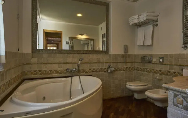 Hotel Tritone