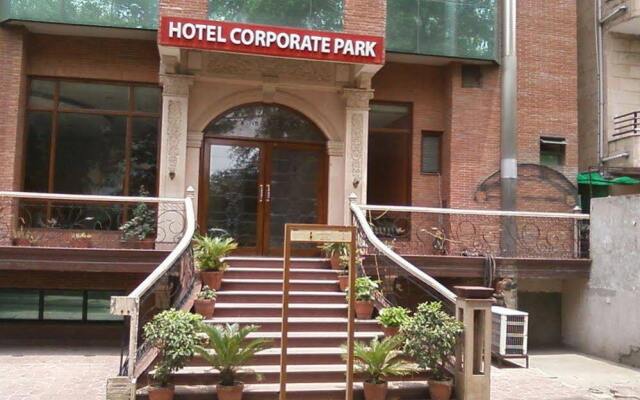 Hotel Corporate Park вид на фасад