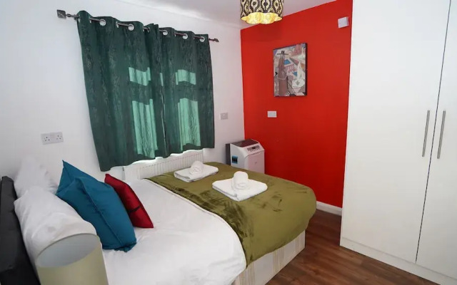 Spacious 3BR House Sleeps 6