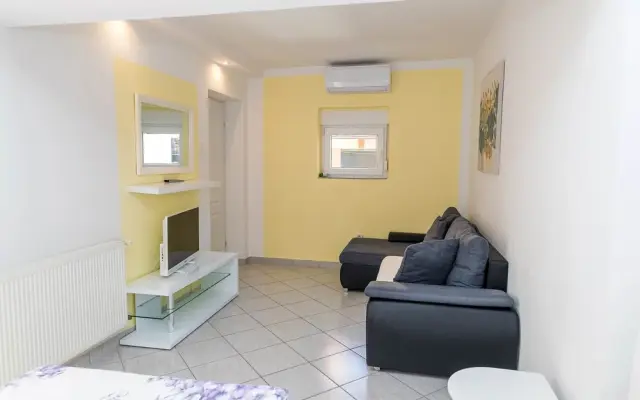 Apartments Janya