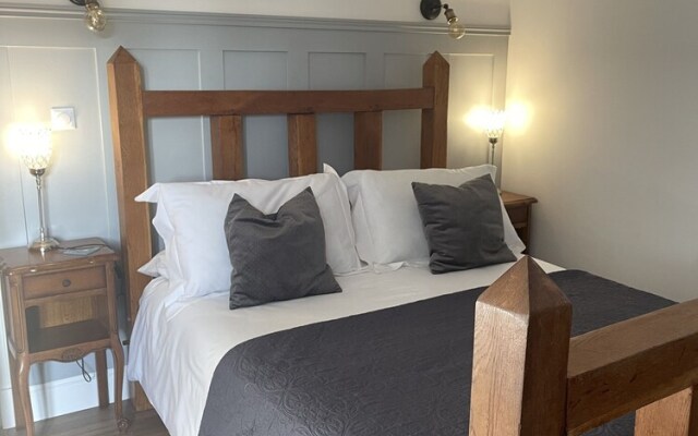 Frenes B & B