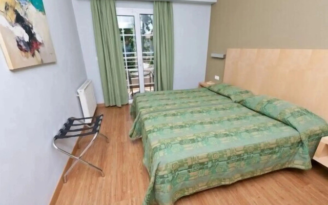 Kronos Hotel