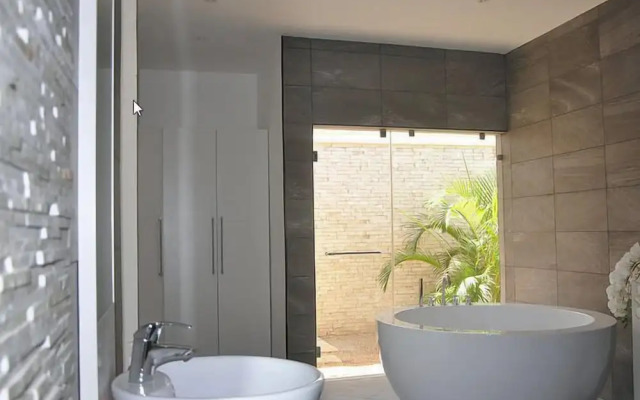 Amber Villa