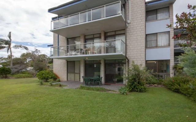 Villa Ellisa, Unit 1/10 Columbia Close