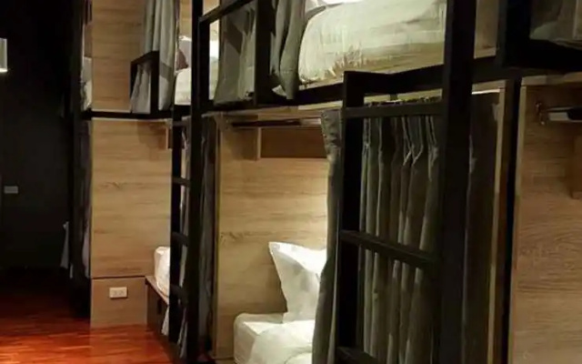 To Bed Poshtel
