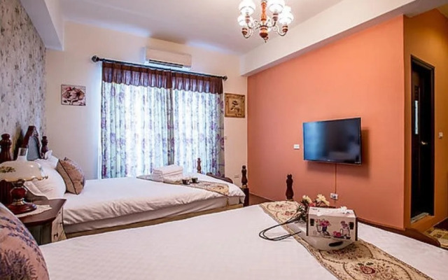 Cozy Green Guest House