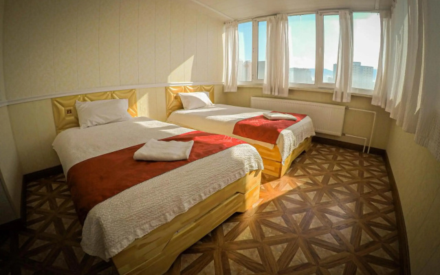 LG Tour & Hostel