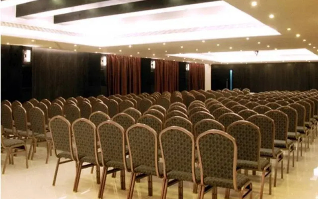Clarks Inn Suites Pune
