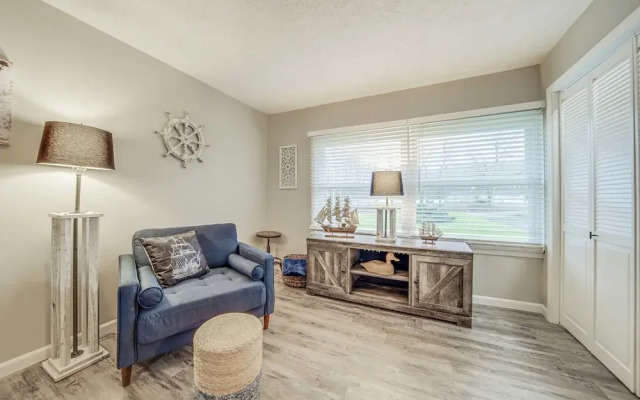 Conneaut Lake Apartment < 1 Mi to Waterfront!