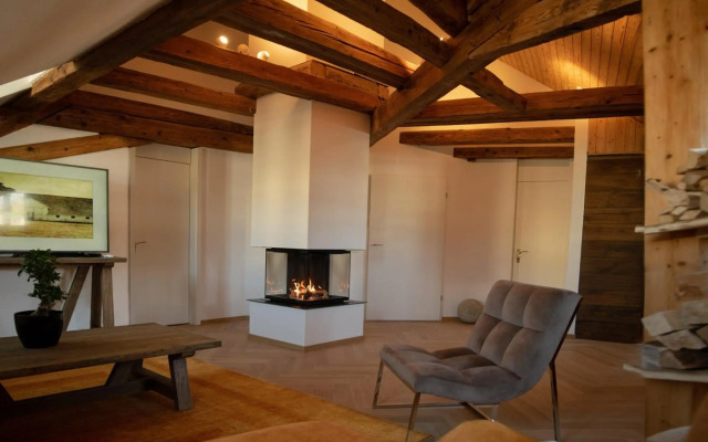 Moderne Altbauwohnung mit Pool und Sauna zentral in Bern