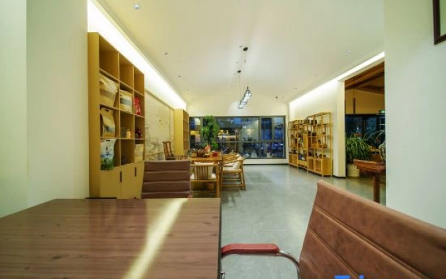 Qingyuan Homestay (Jianshui Chaoyang Building & Little Train Branch)