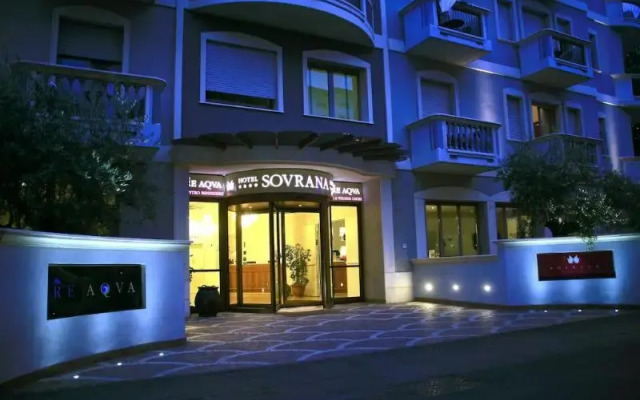 Отель Sovrana & Re Aqva SPA Италия, Римини - - забронировать отель Sovrana & Re Aqva SPA, цены и фото номеров вид на фасад