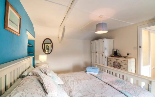 Manorbier Castle Inn Bay Room (Adults Only)